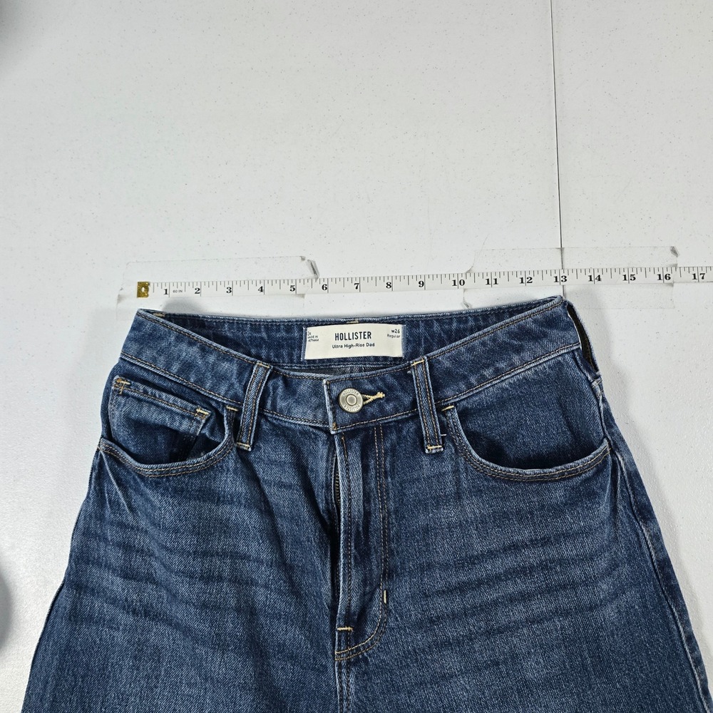 Hollister Ultra High-Rise Dad Jeans Medium Wash Size 2R W26 Regular 13177 - Picture 3 of 9
